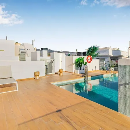 شقة Casa Paseo - New With Sea Views From Terrace إِستيبونا