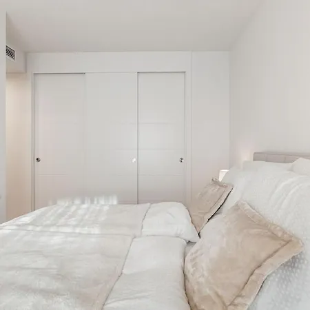 شقة Casa Paseo - New With Sea Views From Terrace إِستيبونا