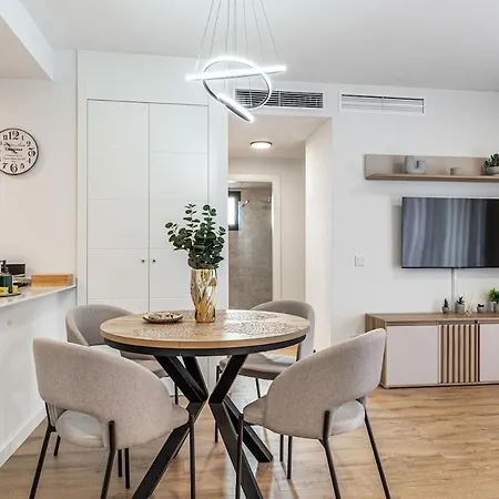 Casa Paseo - New With Sea Views From Terrace *