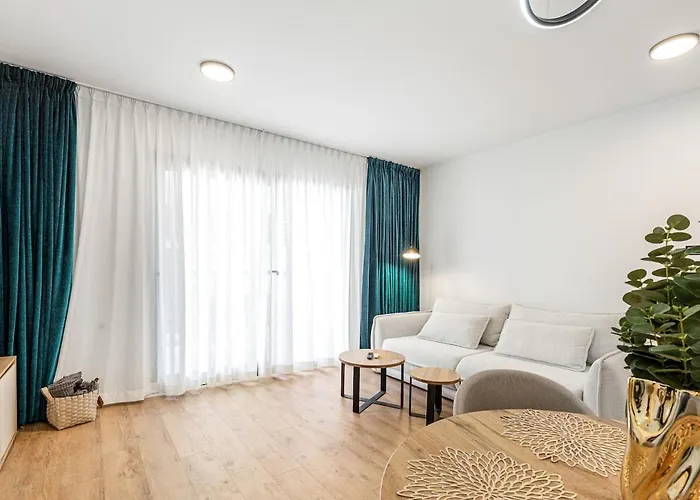 Casa Paseo - New With Sea Views From Terrace * إِستيبونا