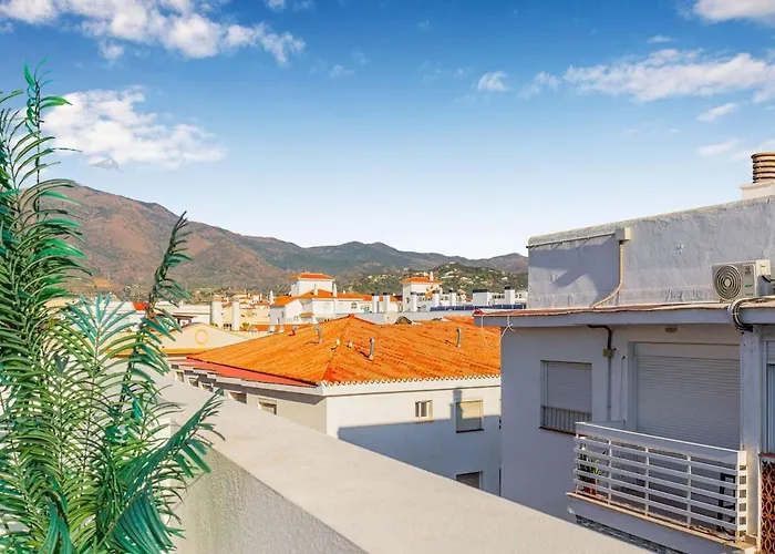 Casa Paseo - New With Sea Views From Terrace شقة