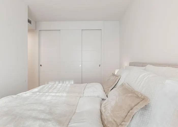 شقة Casa Paseo - New With Sea Views From Terrace إِستيبونا