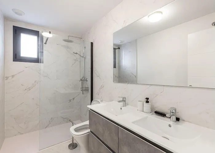 Casa Paseo - New With Sea Views From Terrace شقة *