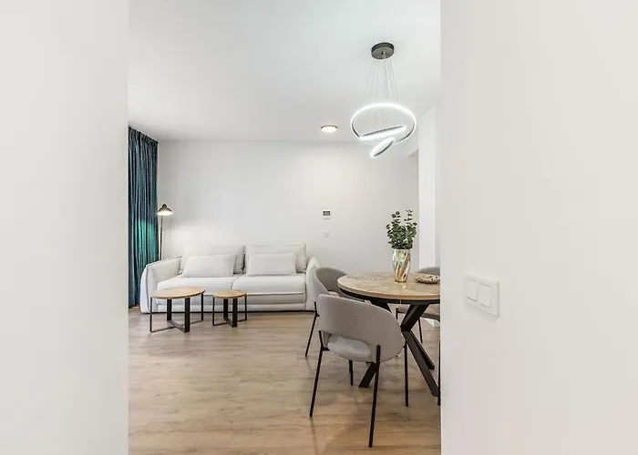 شقة Casa Paseo - New With Sea Views From Terrace إِستيبونا